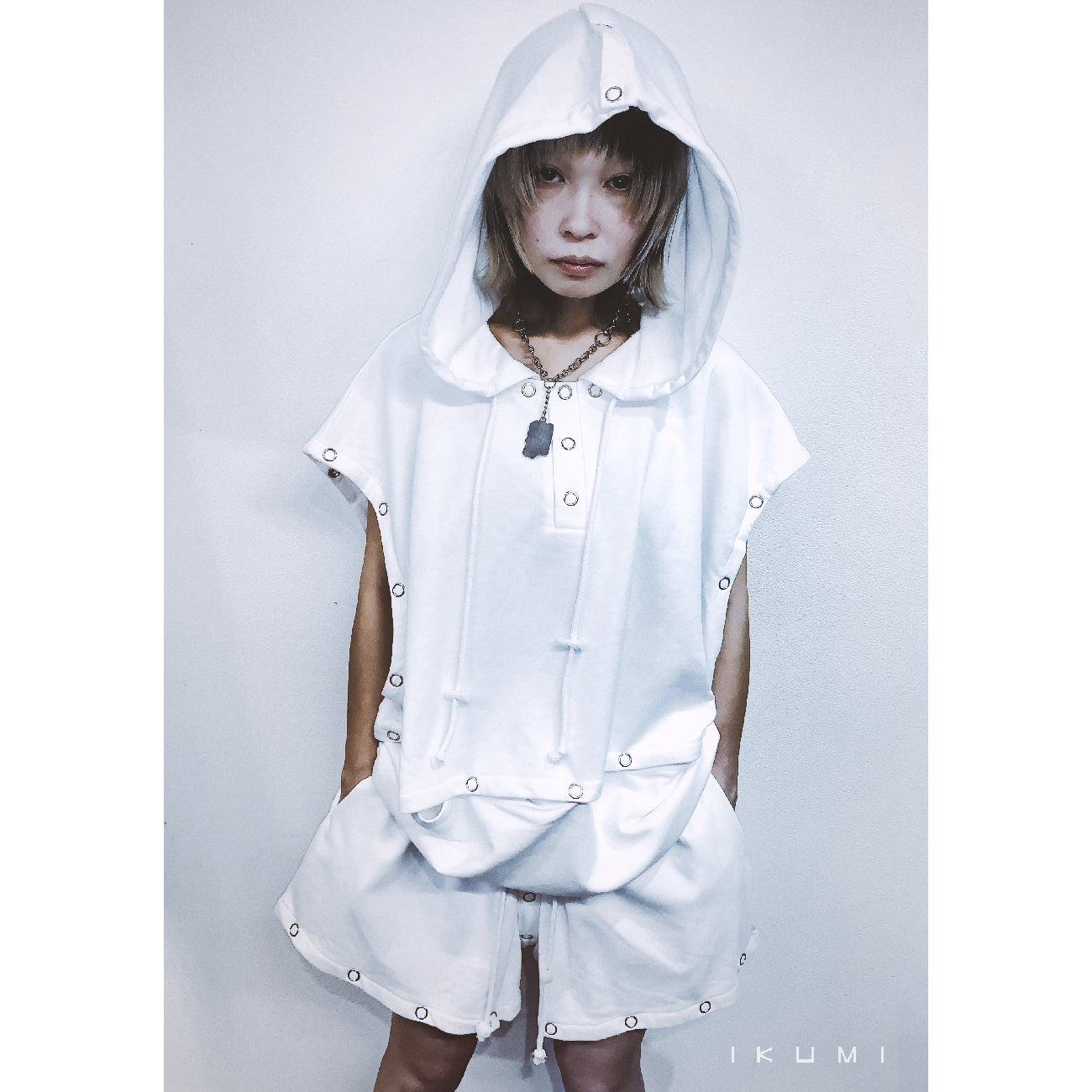 SNAPBOTTON HOODIE