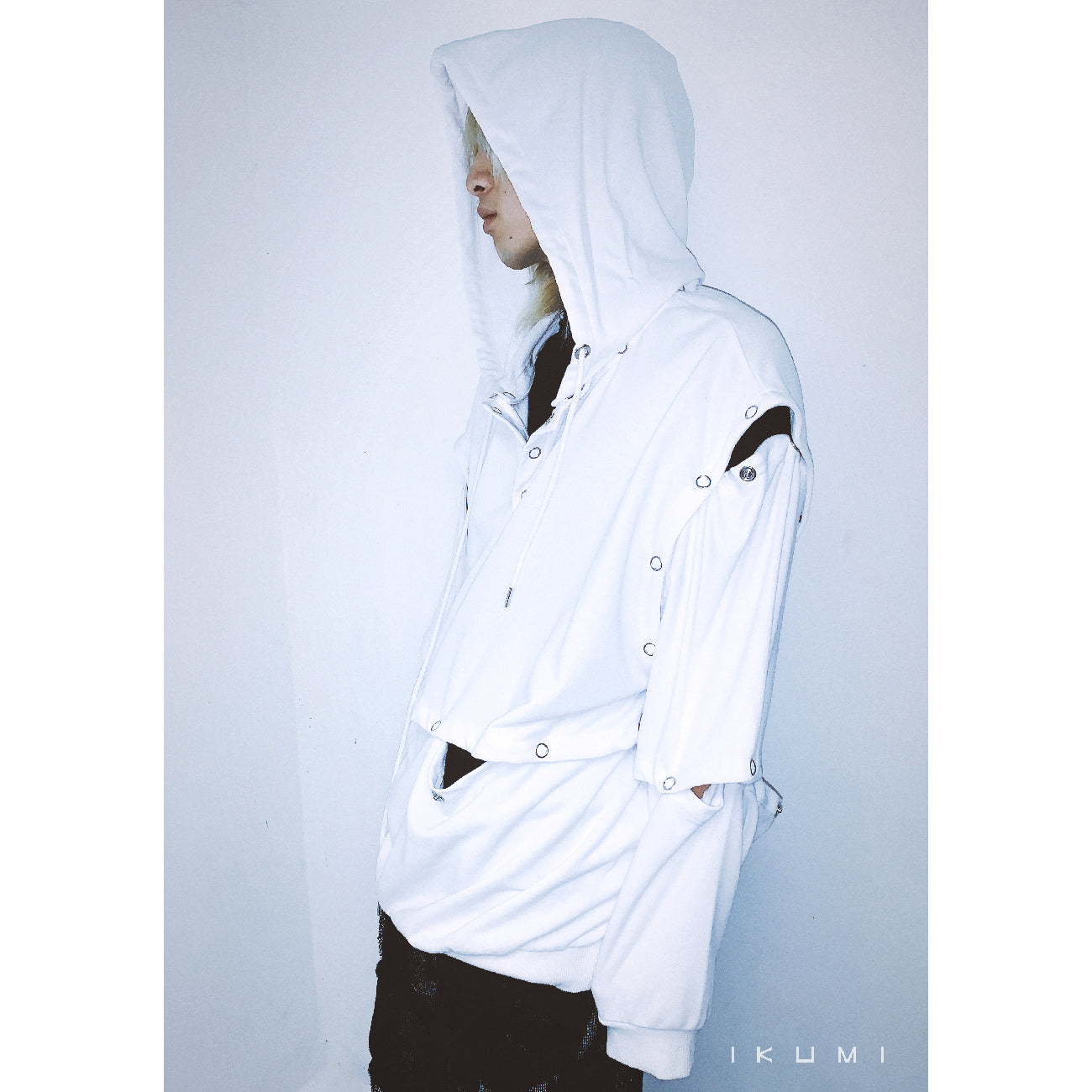 SNAPBOTTON HOODIE