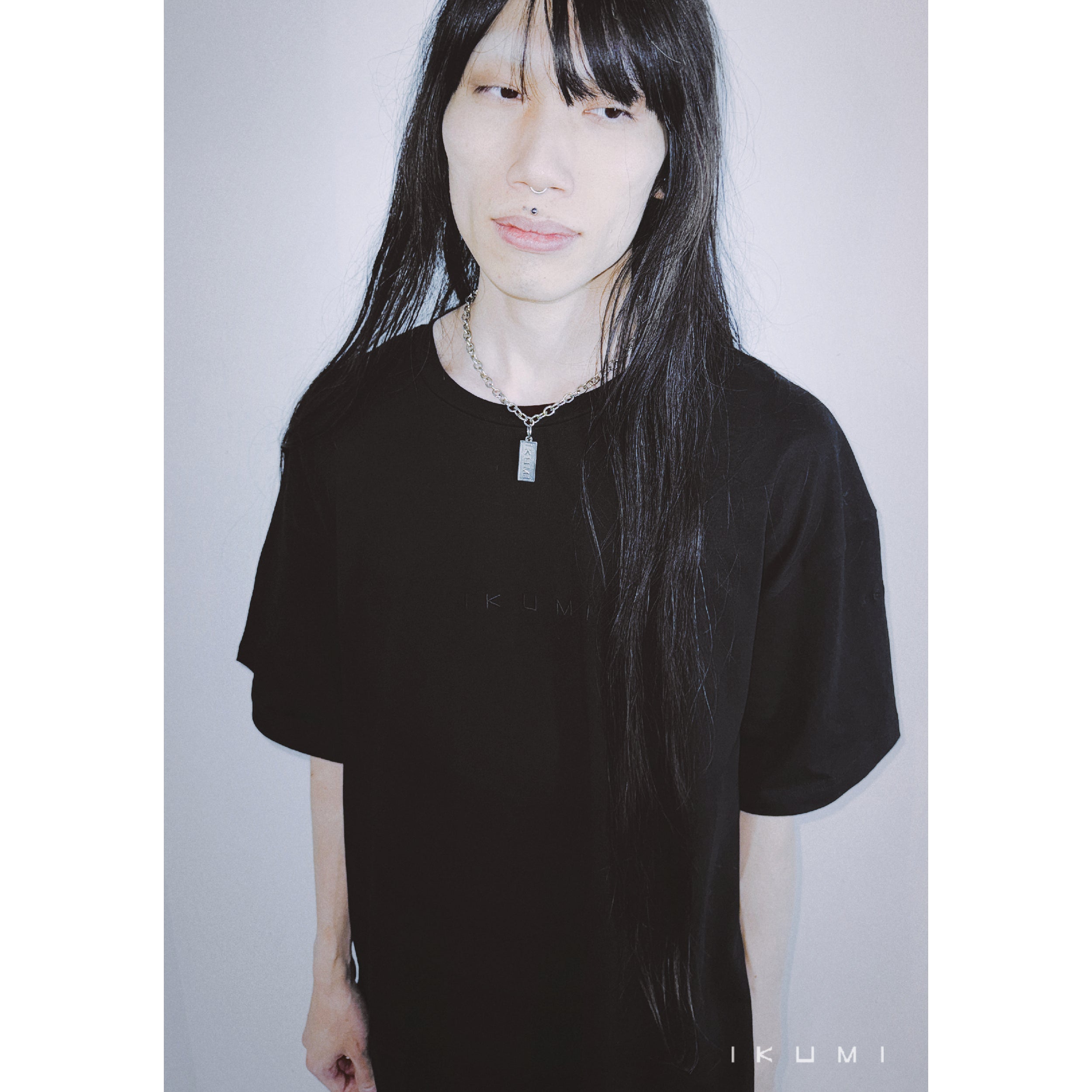 t-black_1f29504b-621b-4f3e-