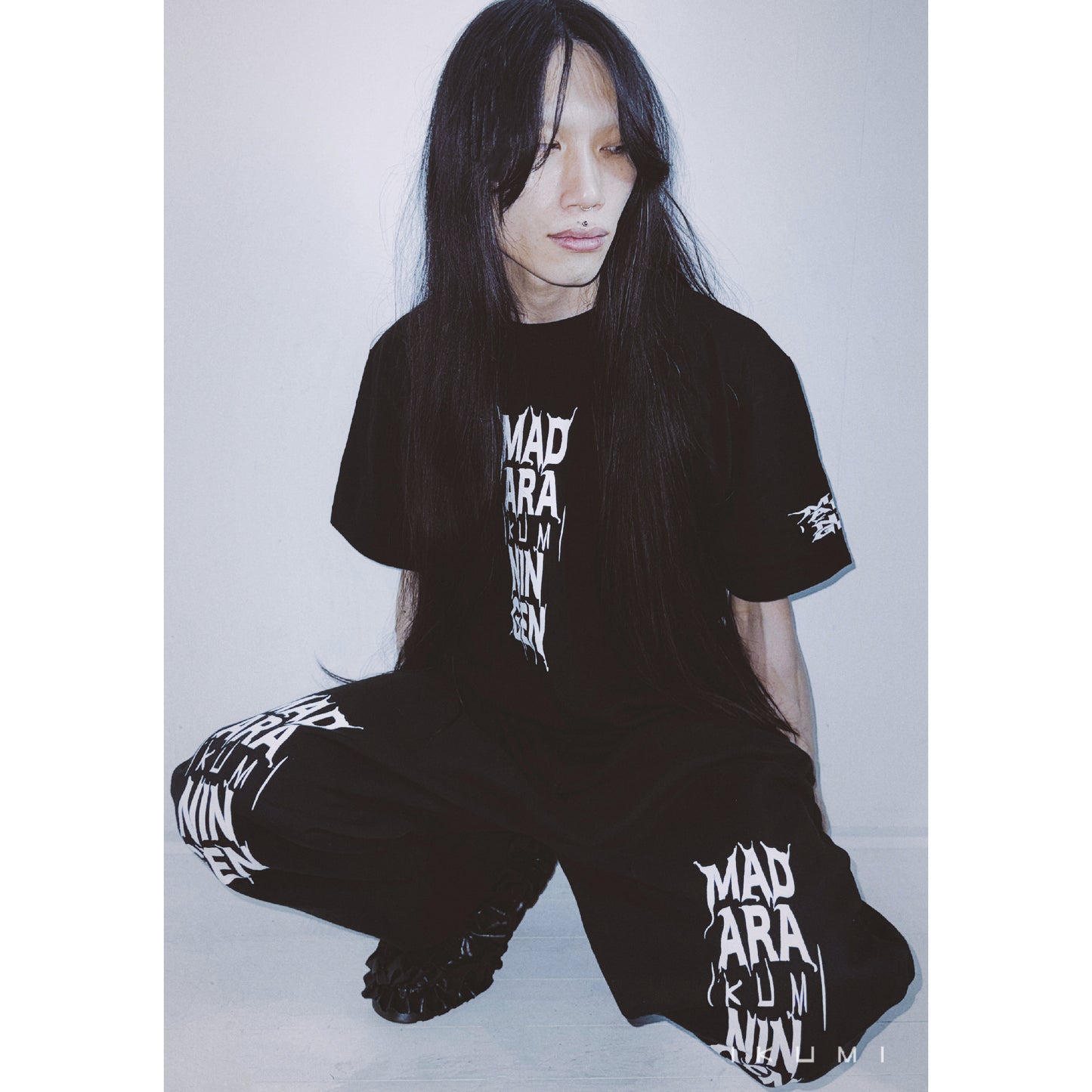 IKUMI×MADARANINGEN BIZZARE LOGO SWEATPANTS 
