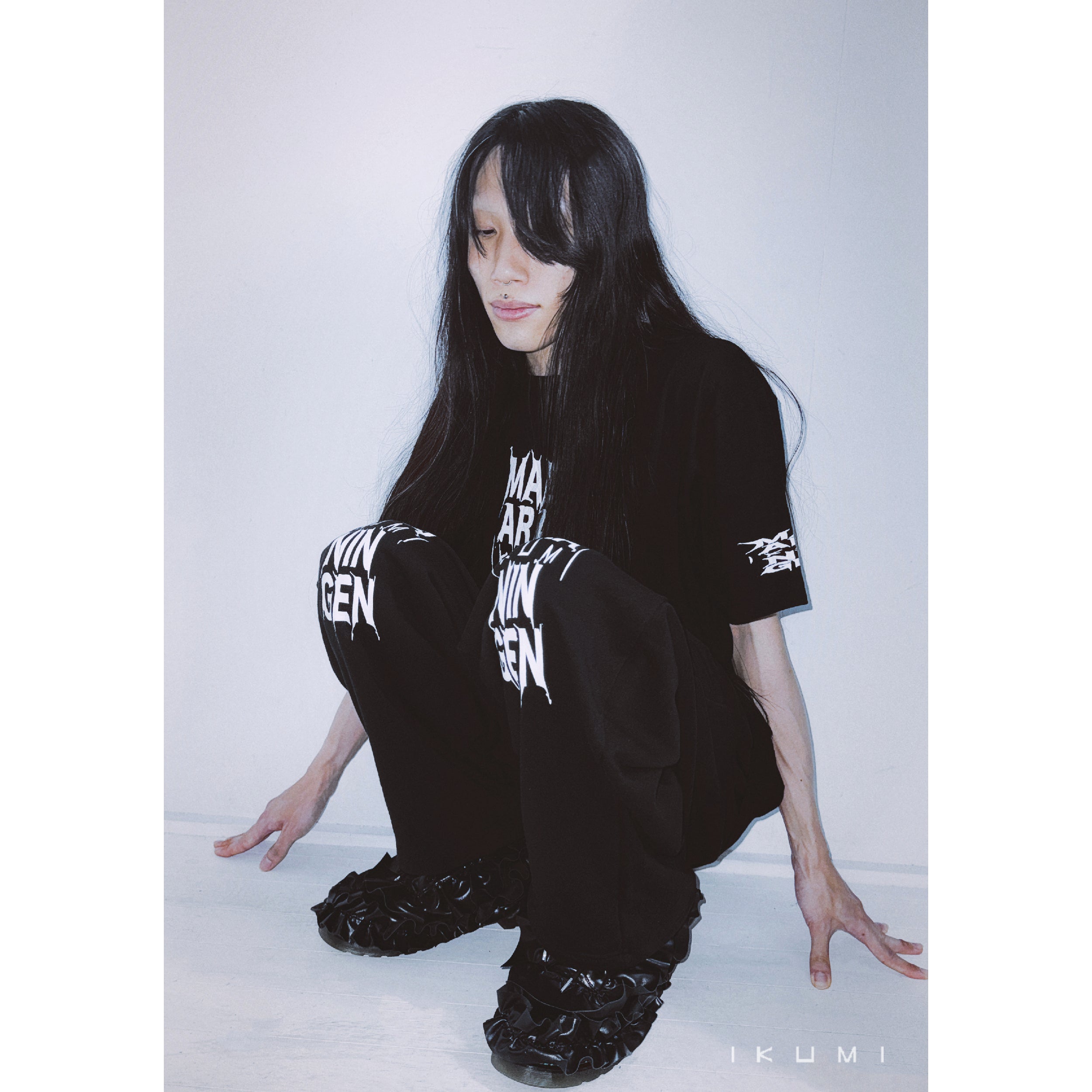 IKUMI×MADARANINGEN Bizzare LOGO Sweat pants