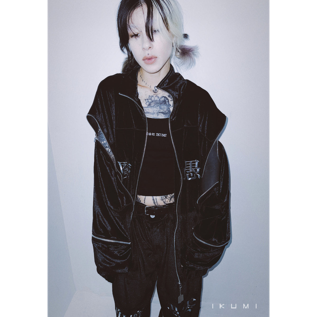 TEMPERAMENTAL JACKET