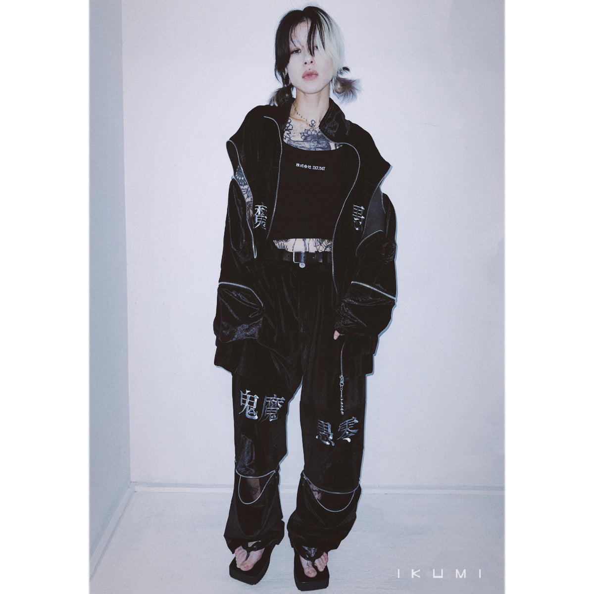 TEMPERAMENTAL JACKET