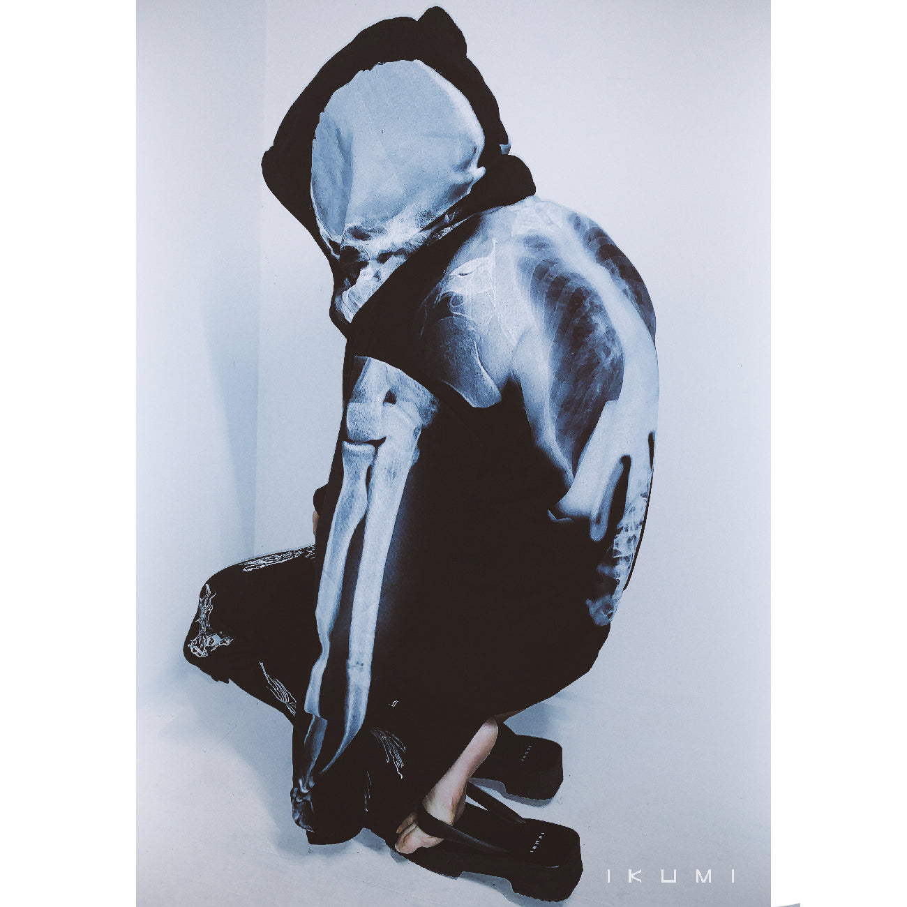 ［十周年企画第一弾商品］XRAY ZIP HOODIE