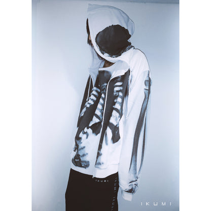 ［十周年企画第一弾商品］XRAY ZIP HOODIE