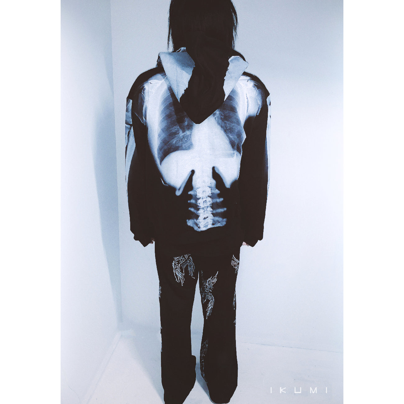 ［十周年企画第一弾商品］XRAY ZIP HOODIE